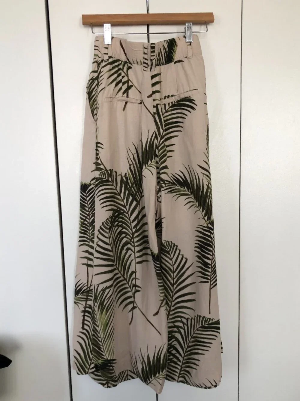 H&M Beige Green Tropical Palm Leaf Linen Blend Wide Leg Culotte Pants 12 102-09